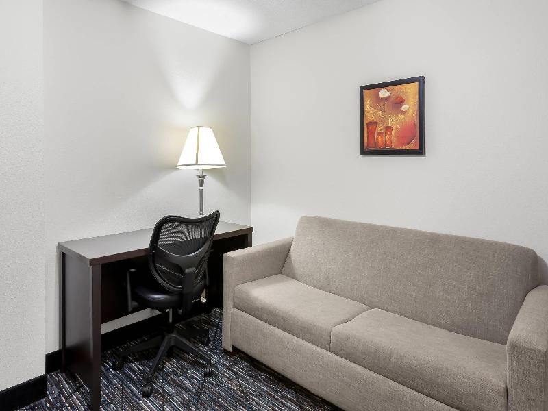 Quality Inn & Suites Niles image