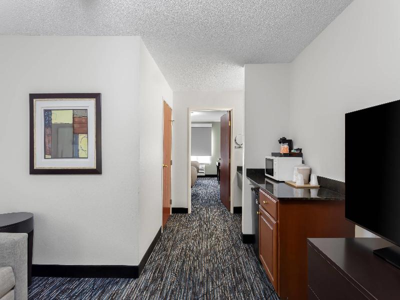 Quality Inn & Suites Niles image