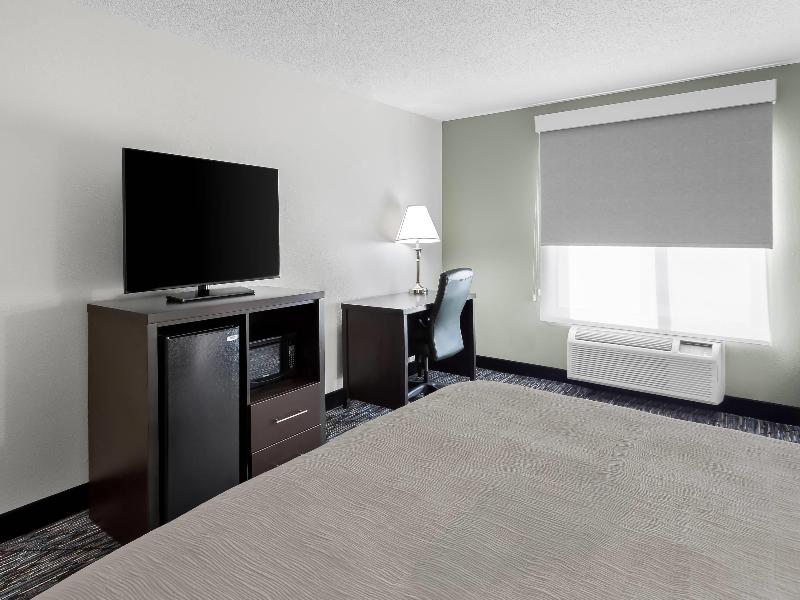 Quality Inn & Suites Niles image