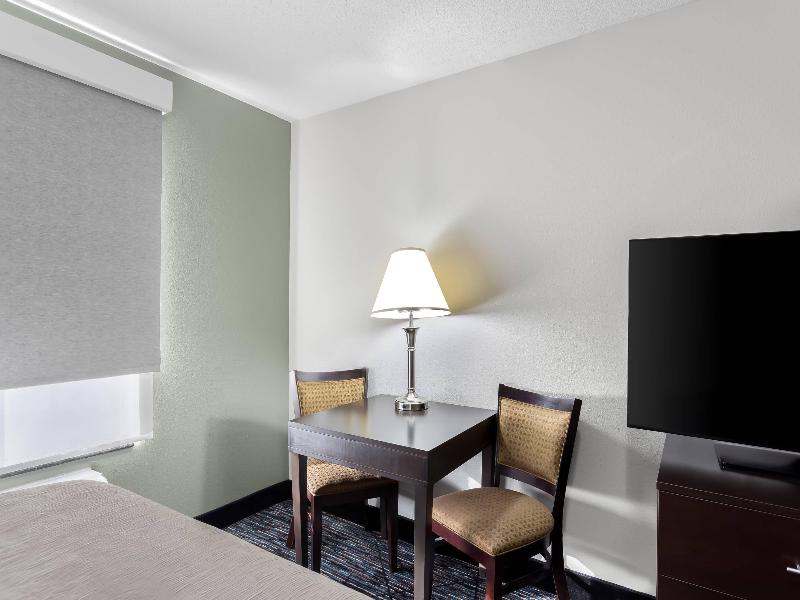 Quality Inn & Suites Niles image