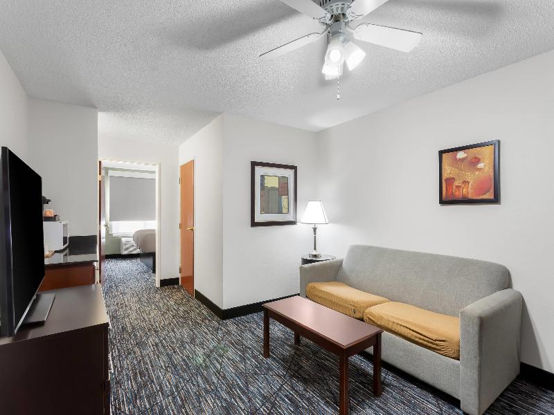 Quality Inn & Suites Niles image