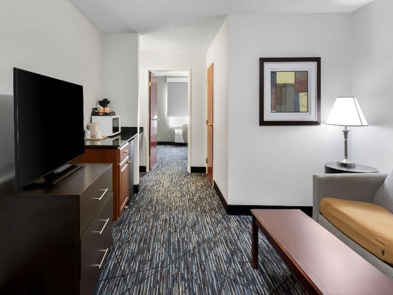Quality Inn & Suites Niles image