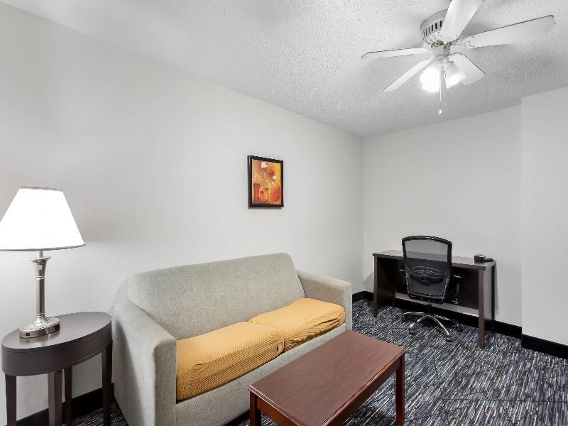 Quality Inn & Suites Niles image