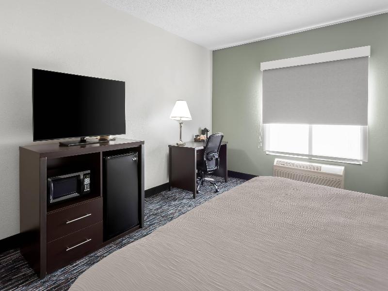 Quality Inn & Suites Niles image