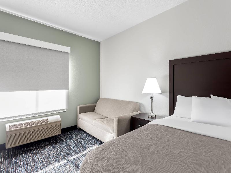 Quality Inn & Suites Niles image
