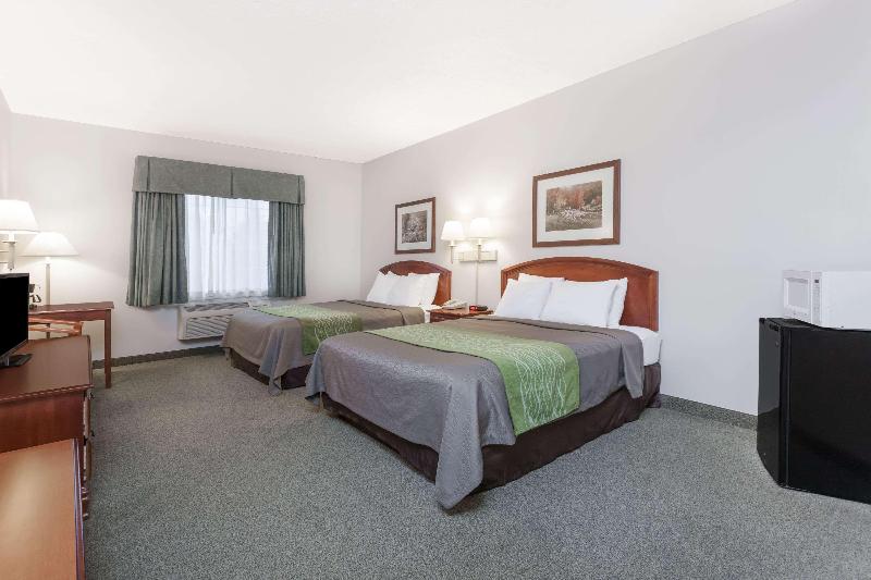 Days Inn by Wyndham Pentwater image