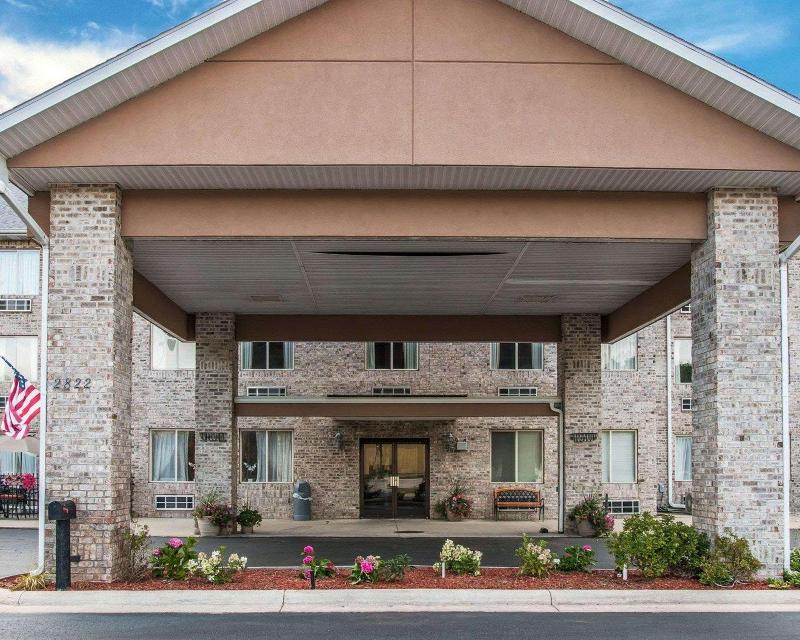 Comfort Inn Whitehall Near Michigan'S Adventure image