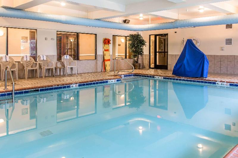 Comfort Suites Wixom image