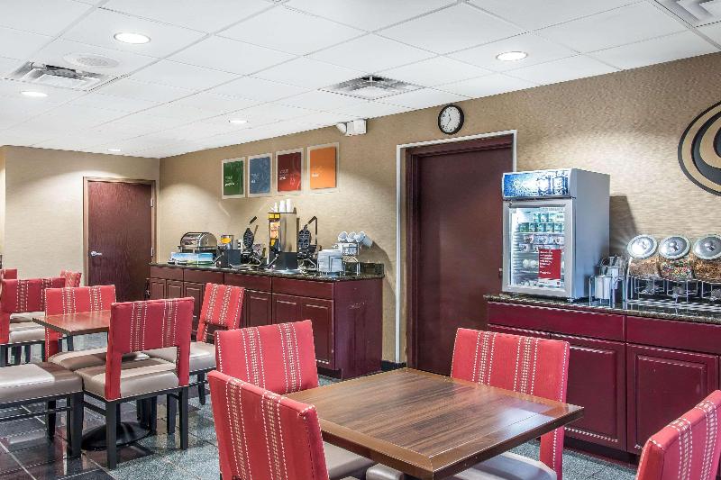 Comfort Suites Wixom image