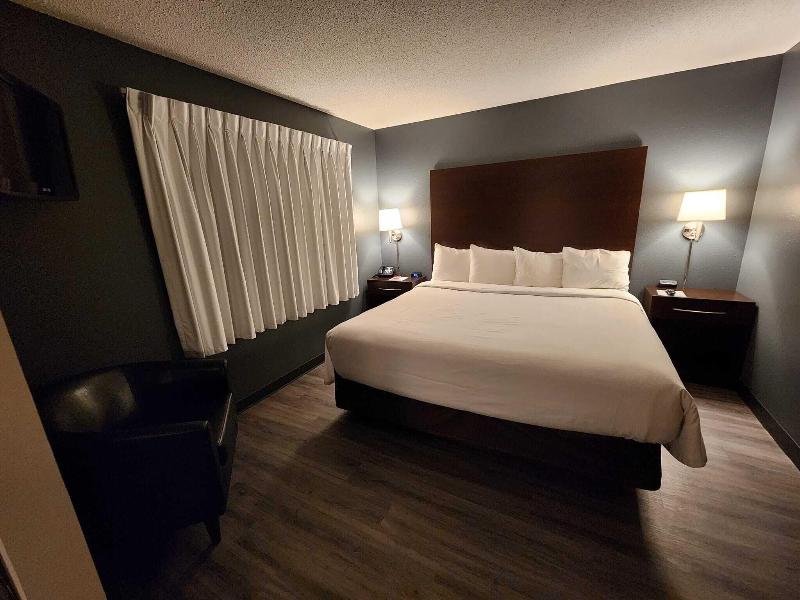 Econo Lodge Ortonville image