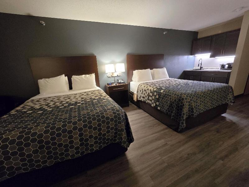 Econo Lodge Ortonville image