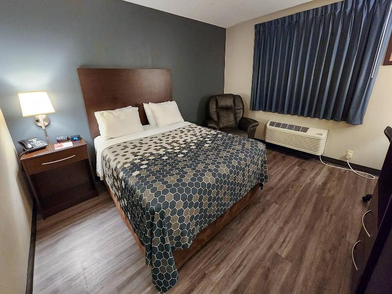 Econo Lodge Ortonville image
