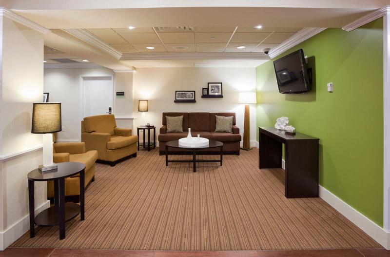 Holiday Inn Express & Suites Rogers - Image 1