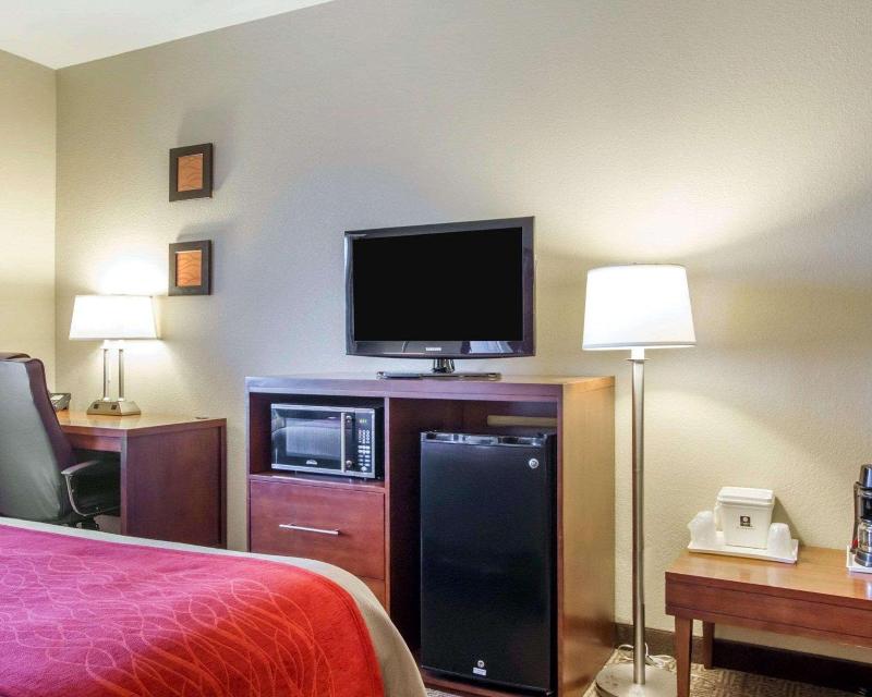 Comfort Inn Bolivar image