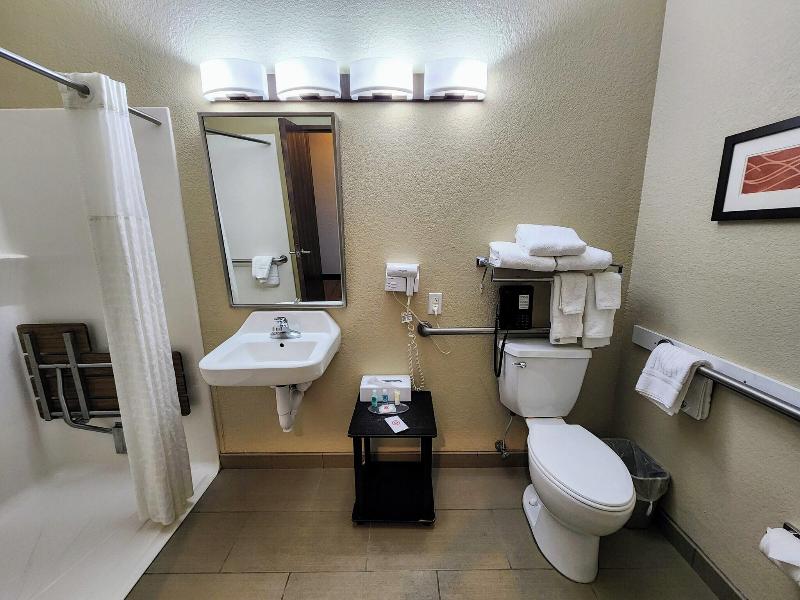 Comfort Inn Bolivar image