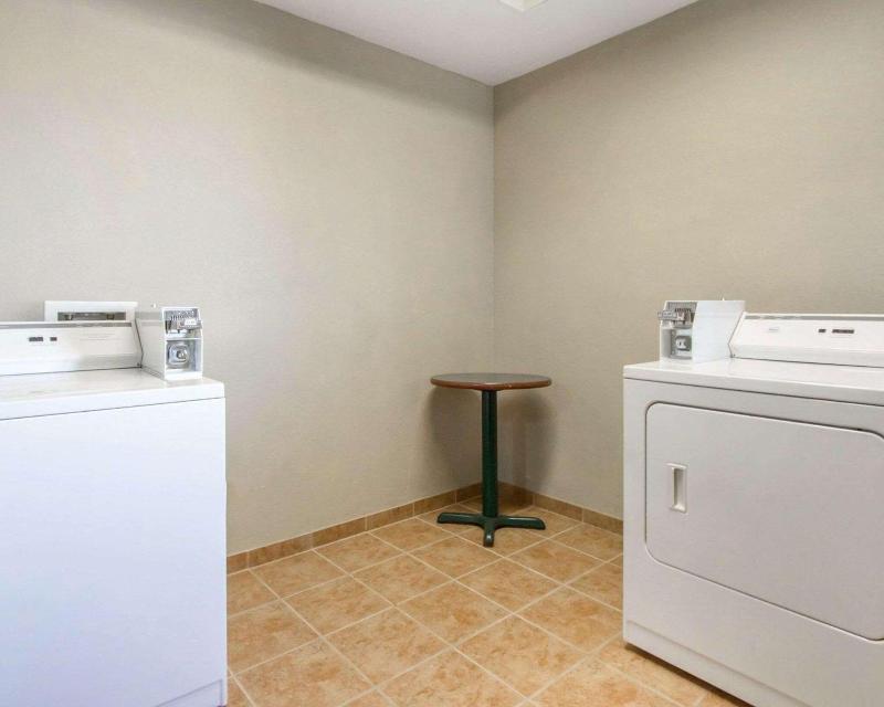 Comfort Inn Bolivar image