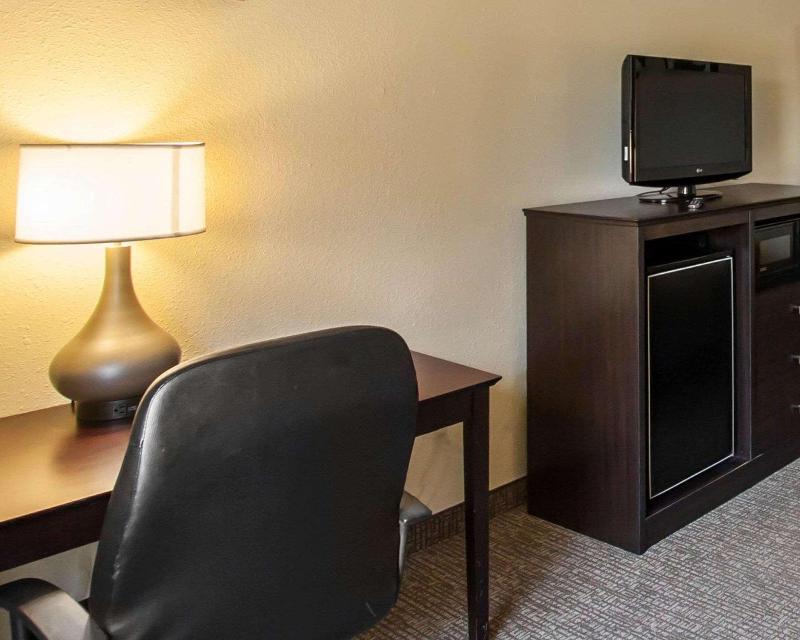 Quality Inn Hayti North image