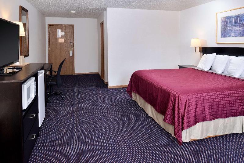 Americas Best Value Inn Knob Noster image