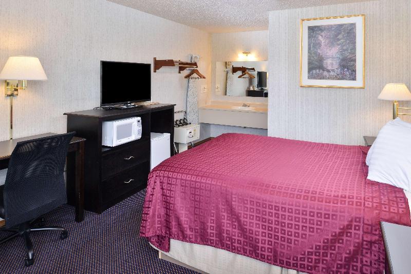 Americas Best Value Inn Knob Noster image