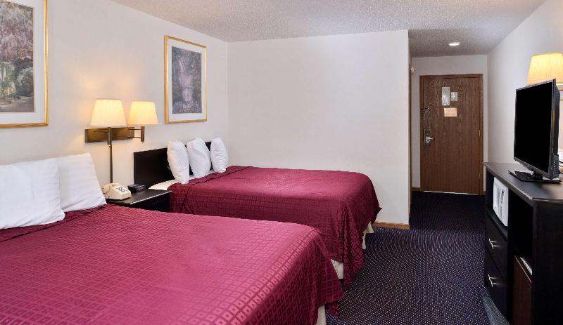 Americas Best Value Inn Knob Noster image