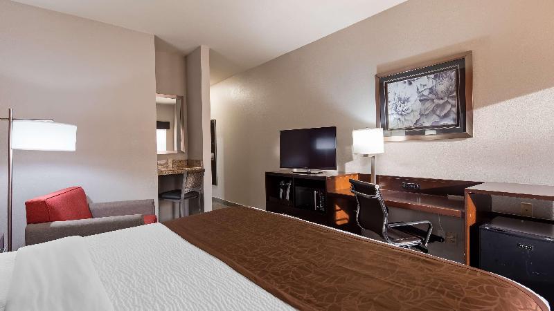 BEST WESTERN Plus Lee's Summit Hotel & Suites image