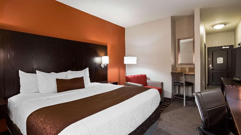 BEST WESTERN Plus Lee's Summit Hotel & Suites image