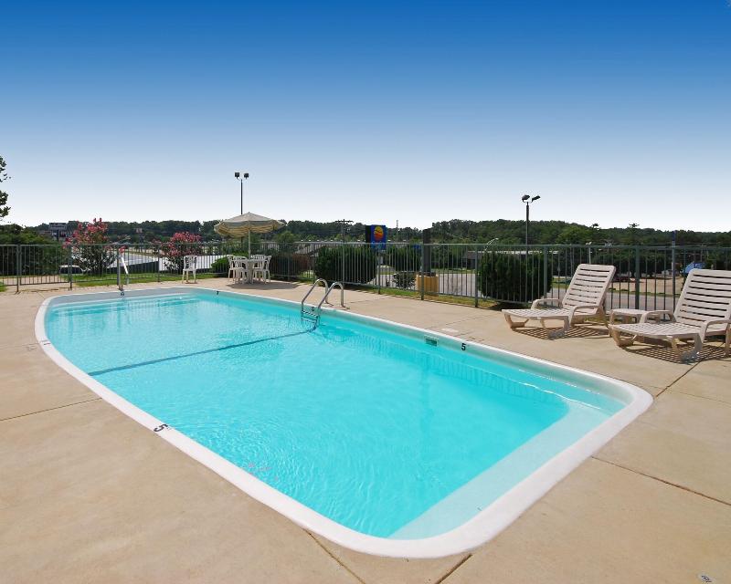 Comfort Inn Poplar Bluff North image