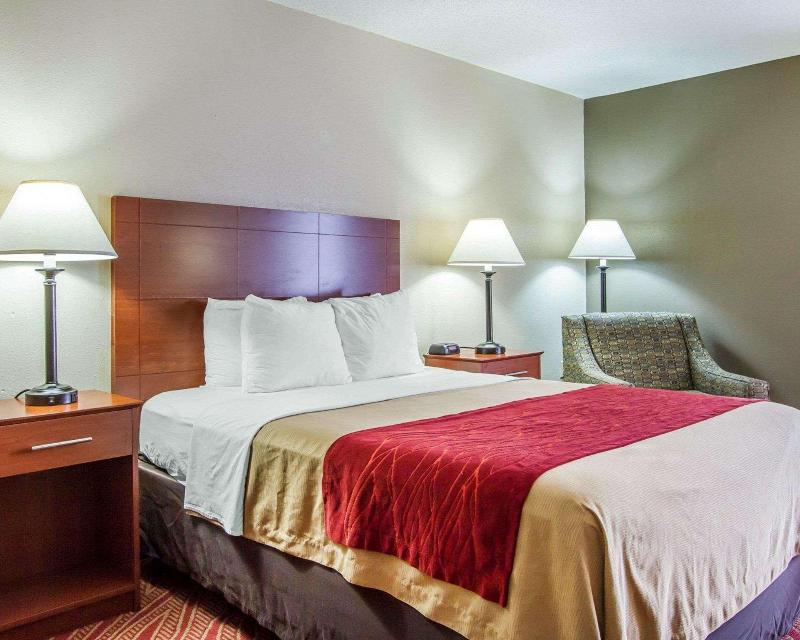 Comfort Inn Poplar Bluff North image