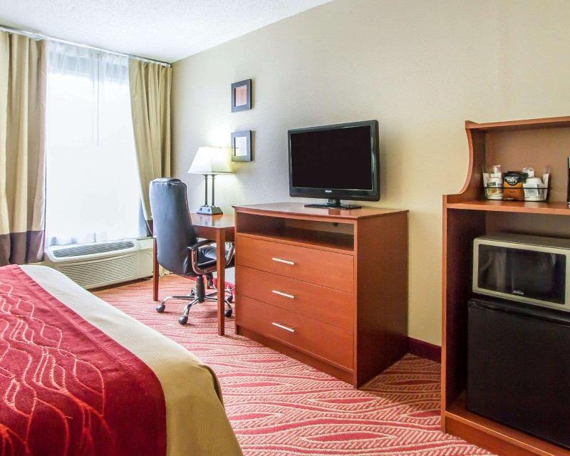 Comfort Inn Poplar Bluff North image