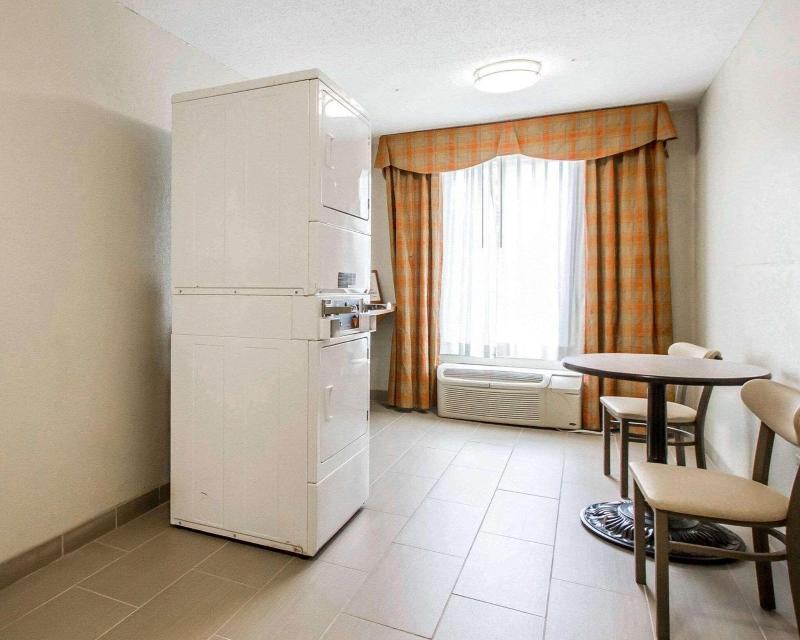 Comfort Inn Poplar Bluff North image