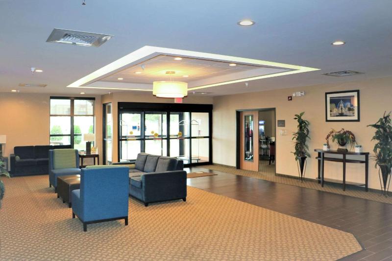 Comfort Inn & Suites Sikeston I-55 image