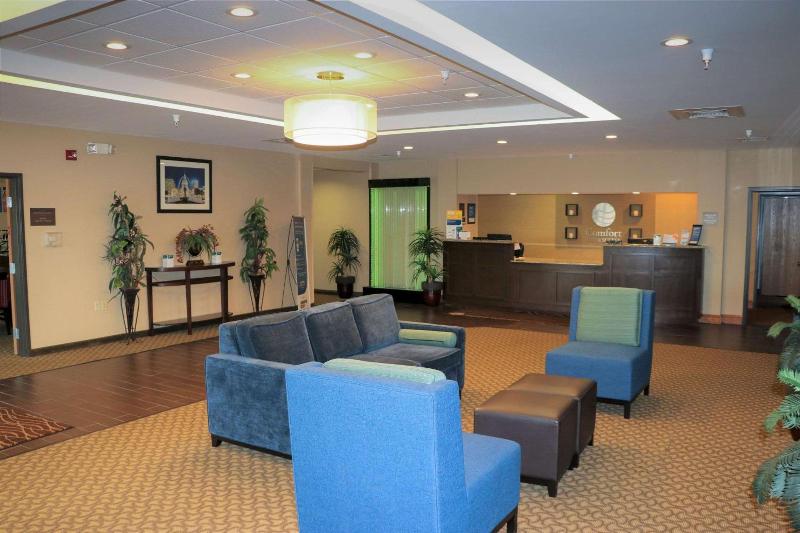 Comfort Inn & Suites Sikeston I-55 image