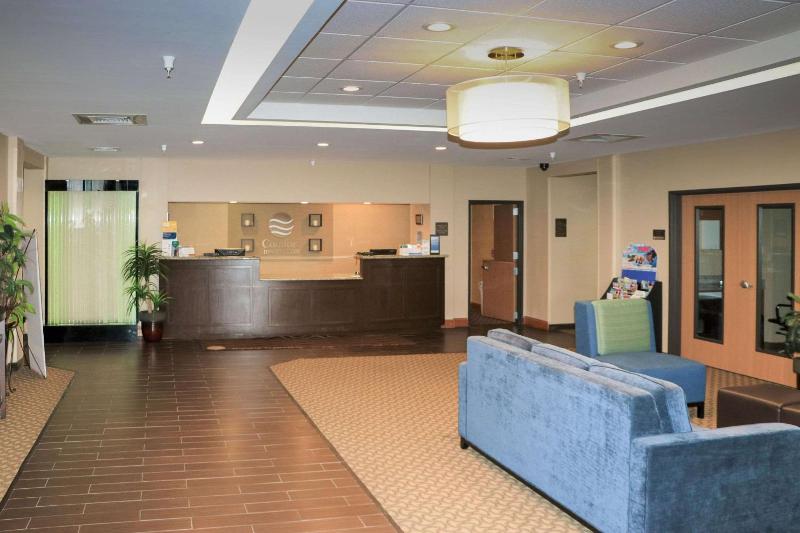 Comfort Inn & Suites Sikeston I-55 image