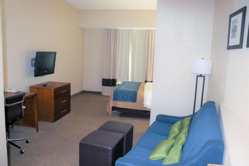 Comfort Inn & Suites Sikeston I-55 image