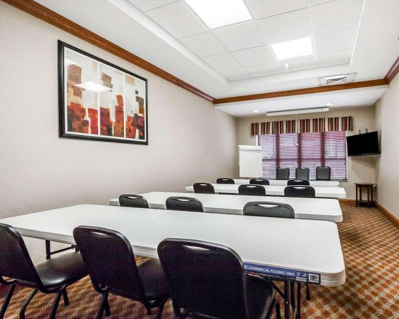 Comfort Inn & Suites Sikeston I-55 image