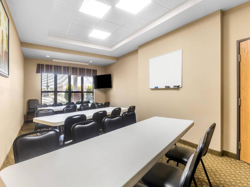 Comfort Inn & Suites Sikeston I-55 image