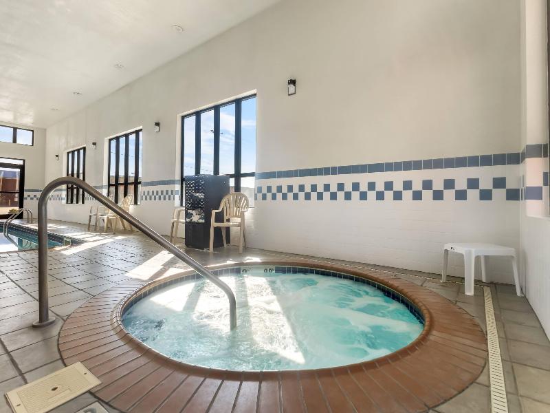 Comfort Inn & Suites Sikeston I-55 image