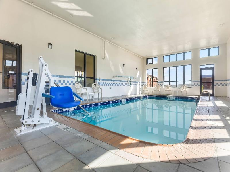 Comfort Inn & Suites Sikeston I-55 image