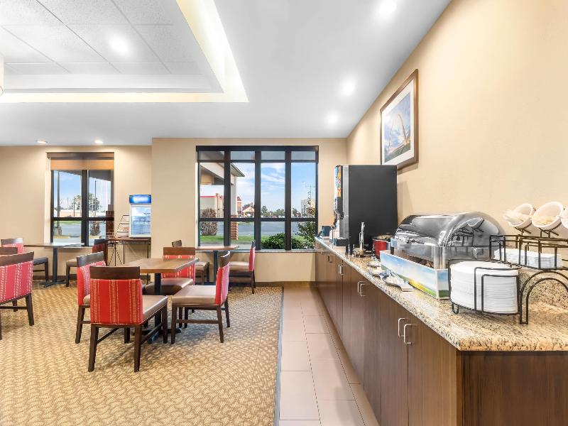 Comfort Inn & Suites Sikeston I-55 image