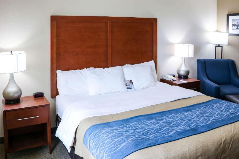 Comfort Inn & Suites Sikeston I-55 image