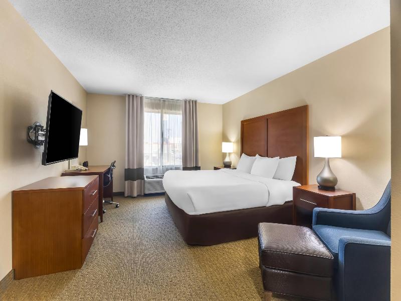 Comfort Inn & Suites Sikeston I-55 image