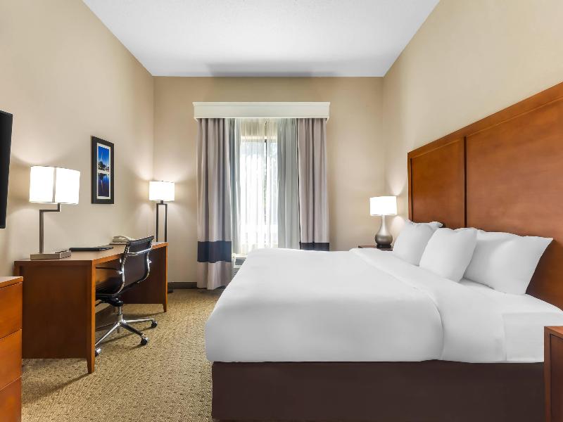 Comfort Inn & Suites Sikeston I-55 image
