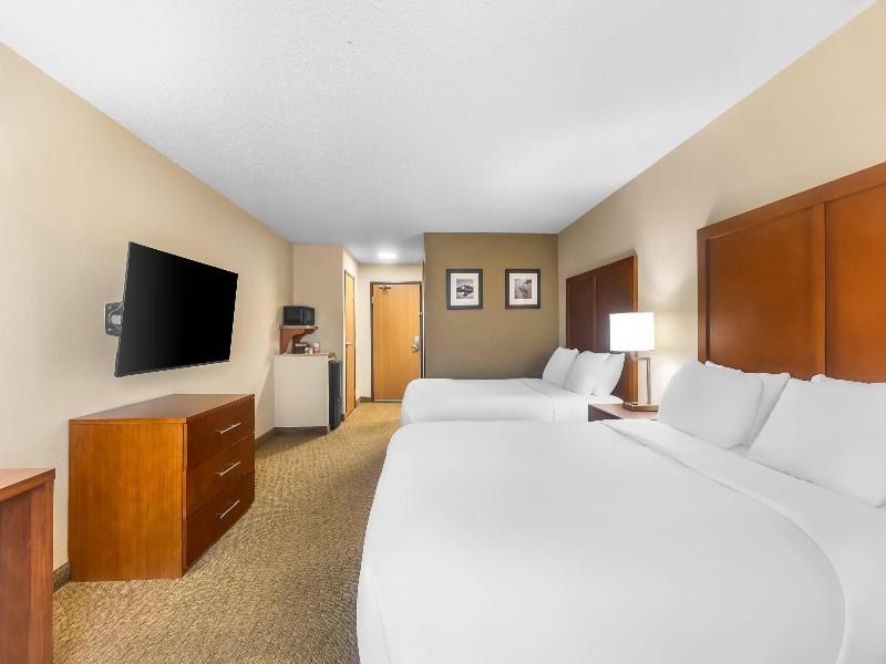 Comfort Inn & Suites Sikeston I-55 image