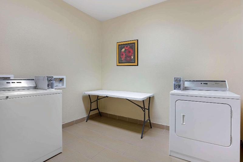 Comfort Inn Willow Springs image 7
