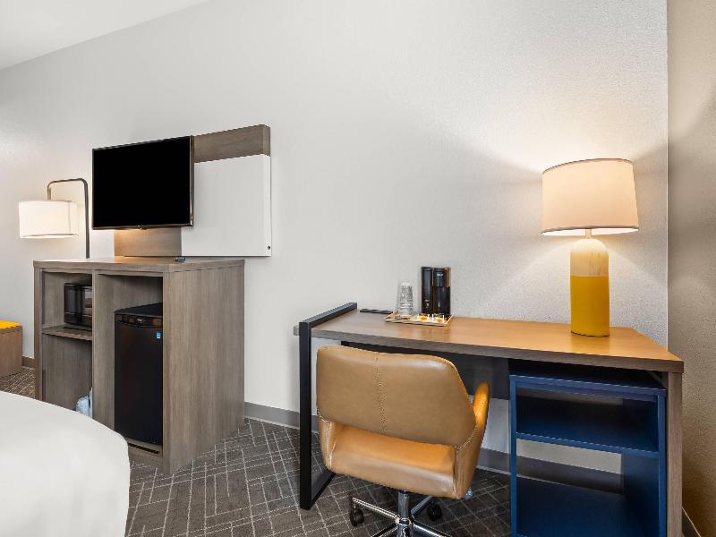 Comfort Inn Willow Springs image