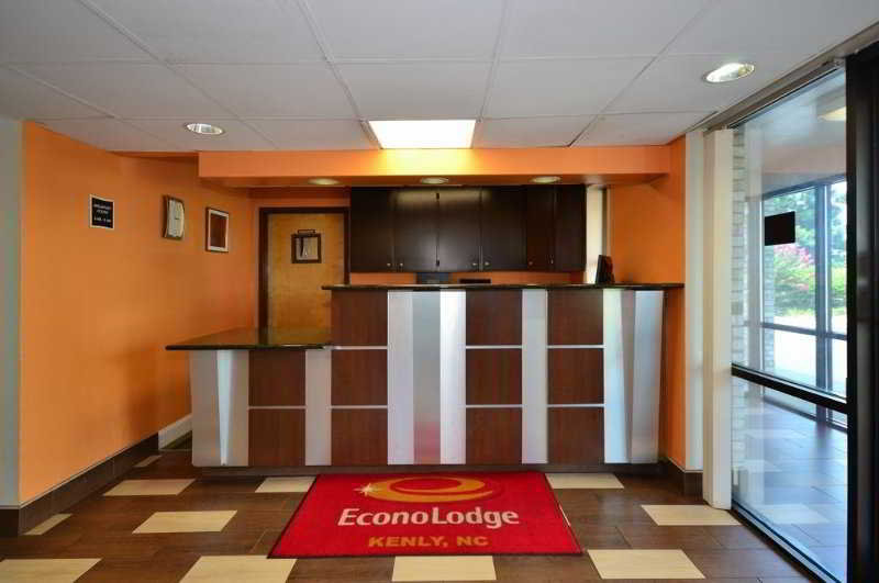 ECONO LODGE  INN  AND  SUITES