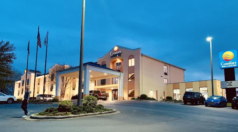 Comfort Inn & Suites Morganton image