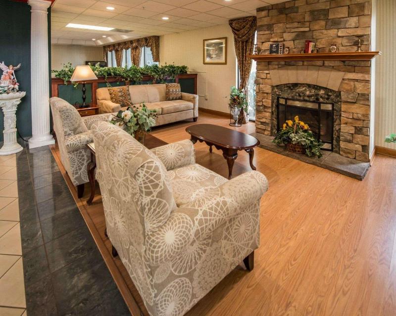 Comfort Inn & Suites Morganton image