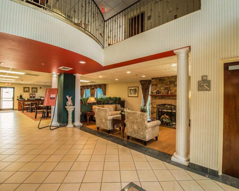 Comfort Inn & Suites Morganton image