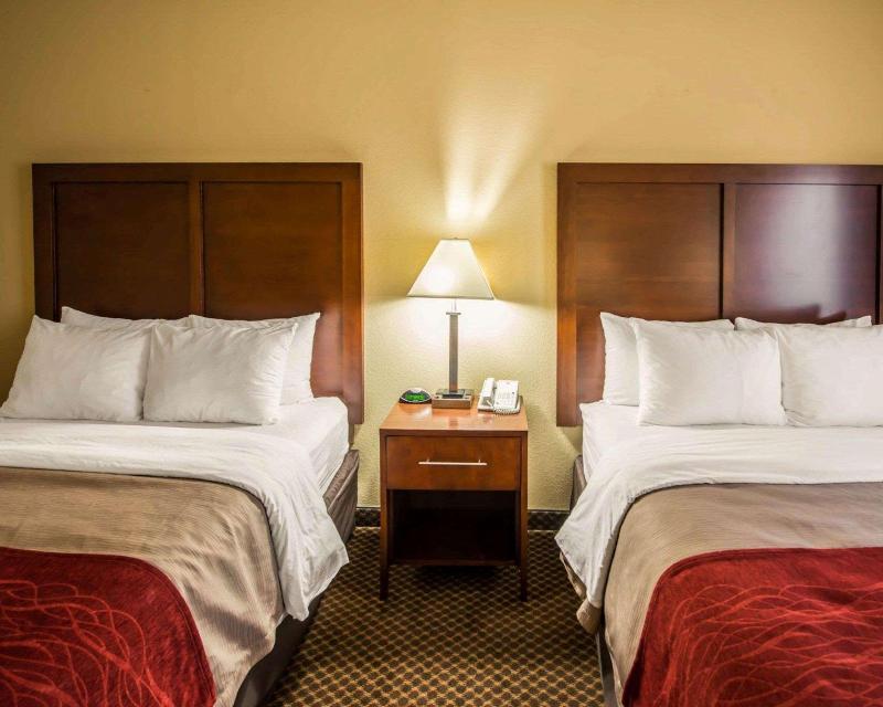 Comfort Inn & Suites Morganton image